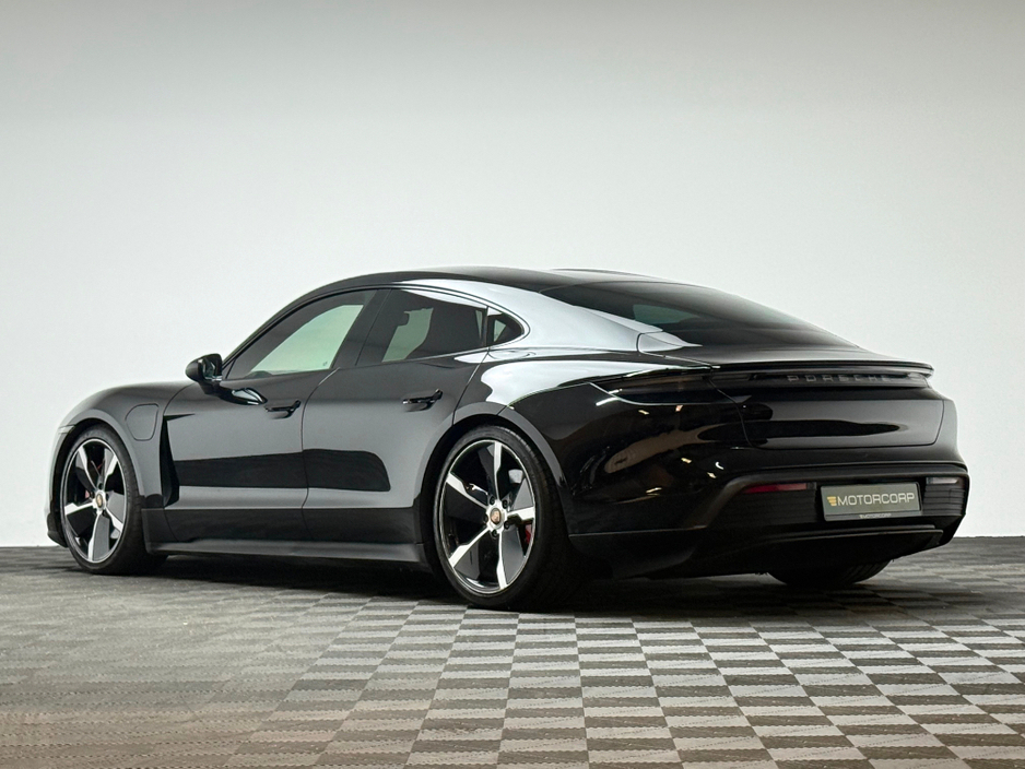 2022 Porsche Taycan - image 5