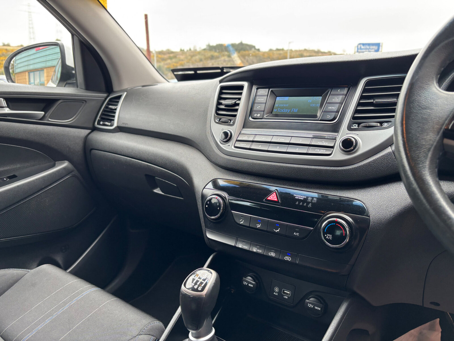 2017 Hyundai Tucson - image 10