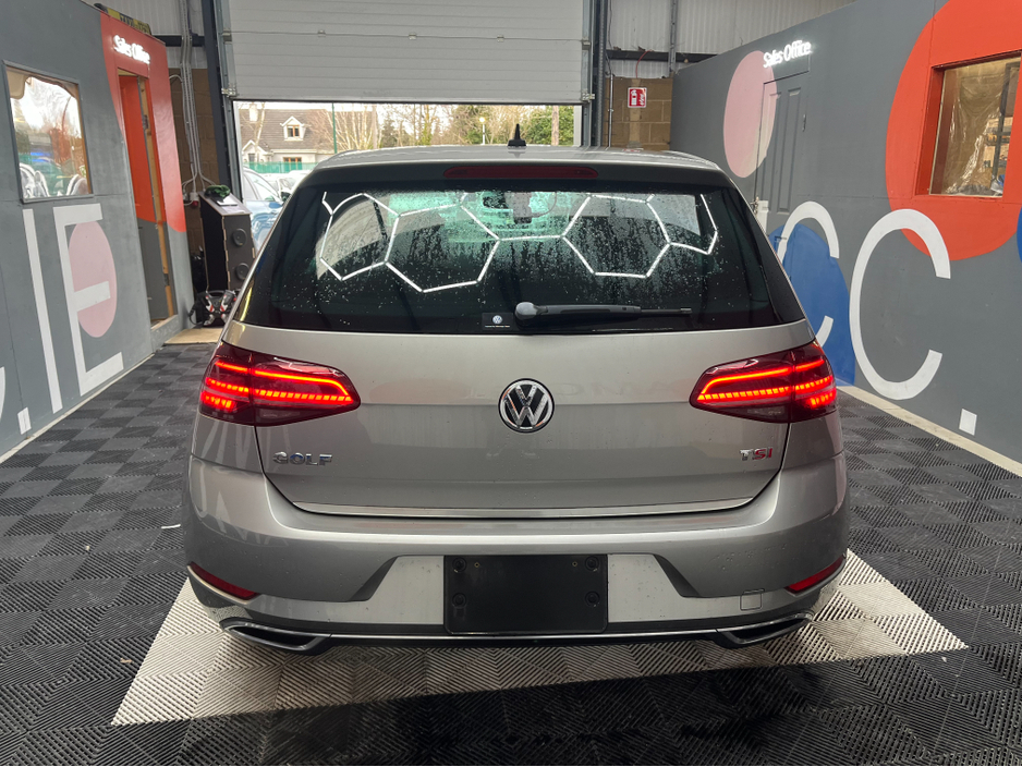 2017 Volkswagen Golf - image 3