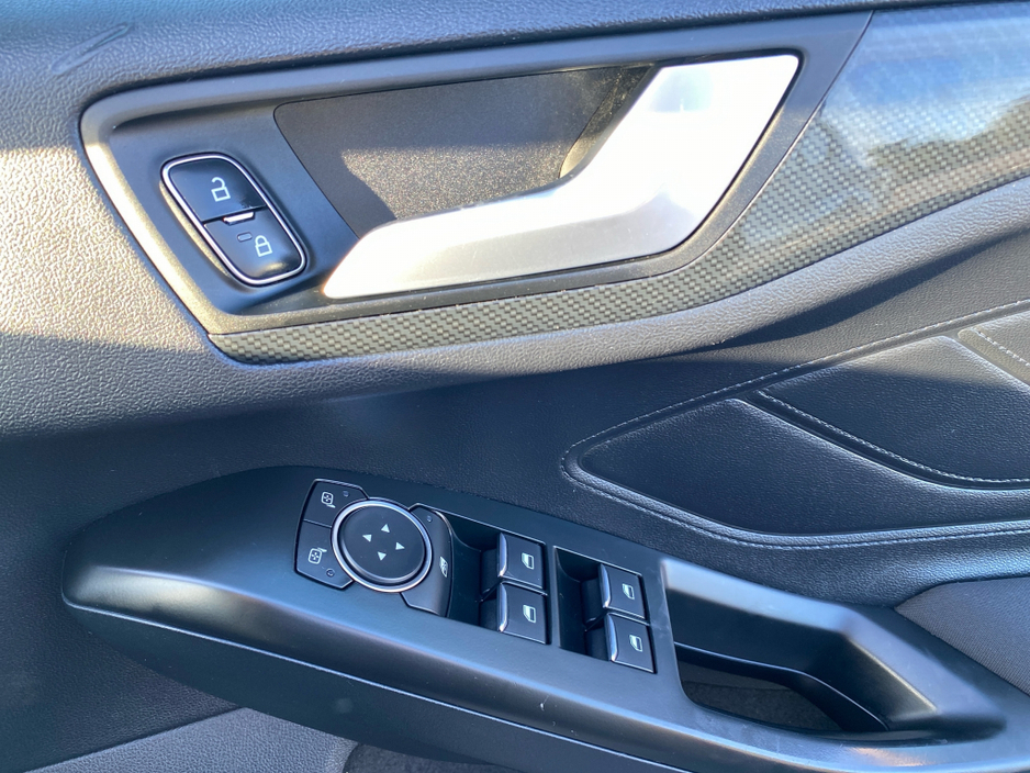 2020 Ford Focus - image 17