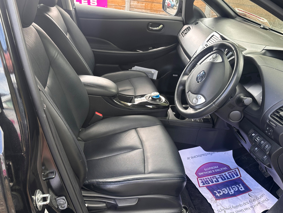 2017 Nissan Leaf - image 8