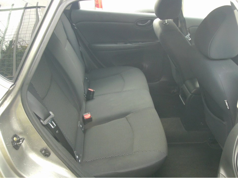 2015 Nissan Pulsar - image 8