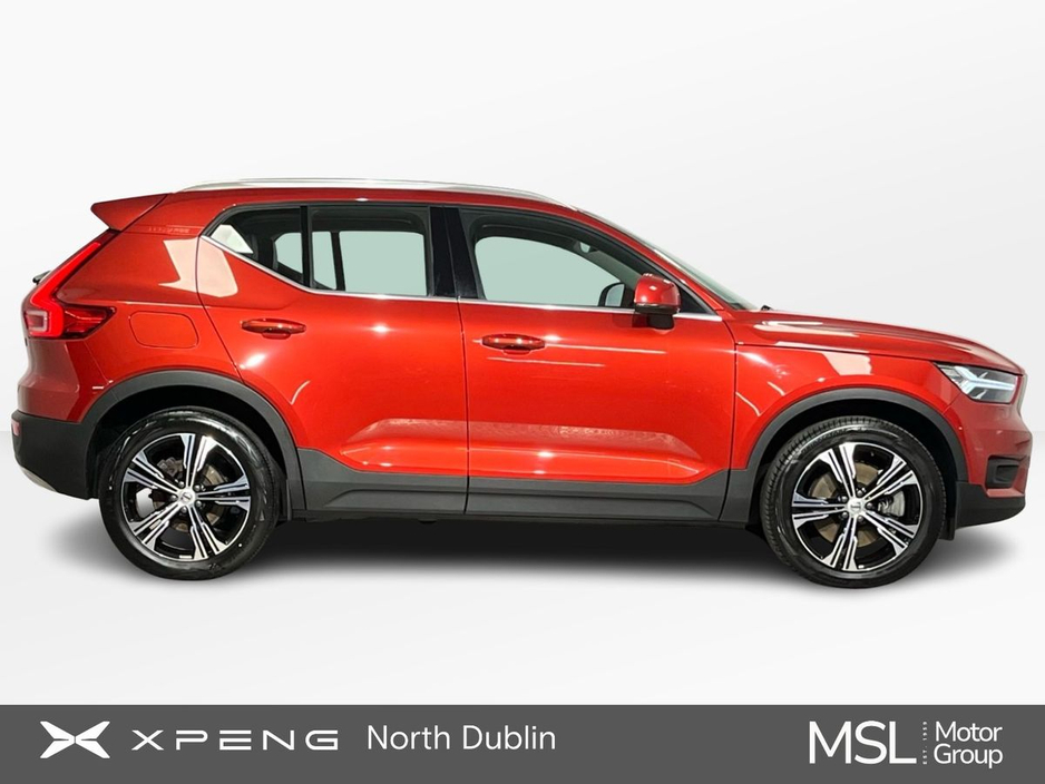 2022 Volvo XC40 - image 5