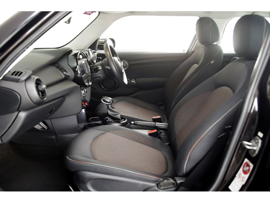 2016 MINI Hatch 1.5 AUTO 5DR *CARPLAY*ANDROID AUTO*1 YEARS WARRANTY* €15,890