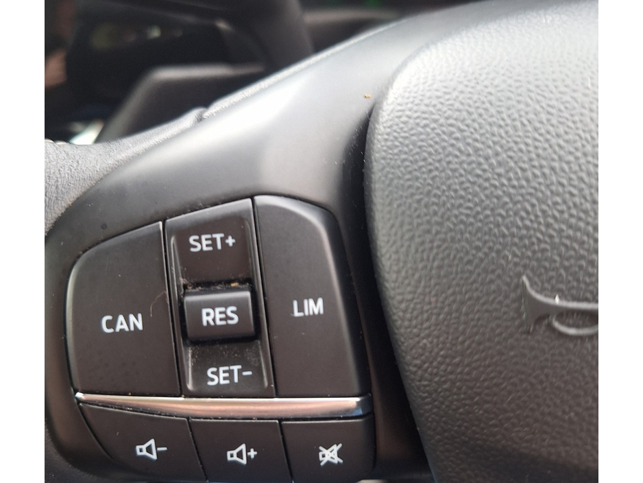 2019 Ford Fiesta - image 9