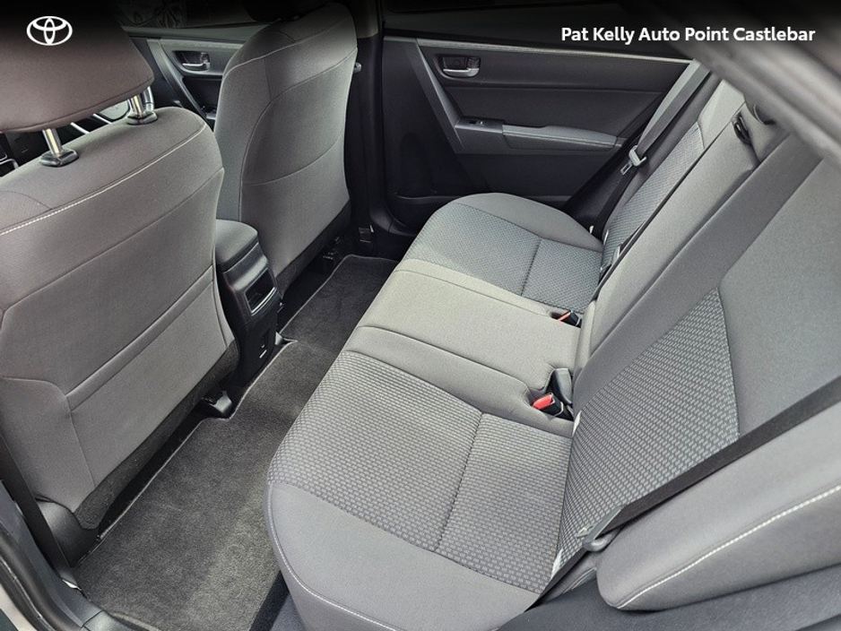 2018 Toyota Corolla - image 7