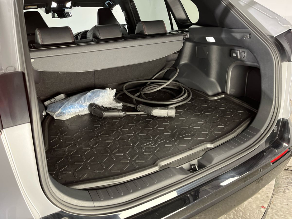 2022 Toyota Rav4 - image 12