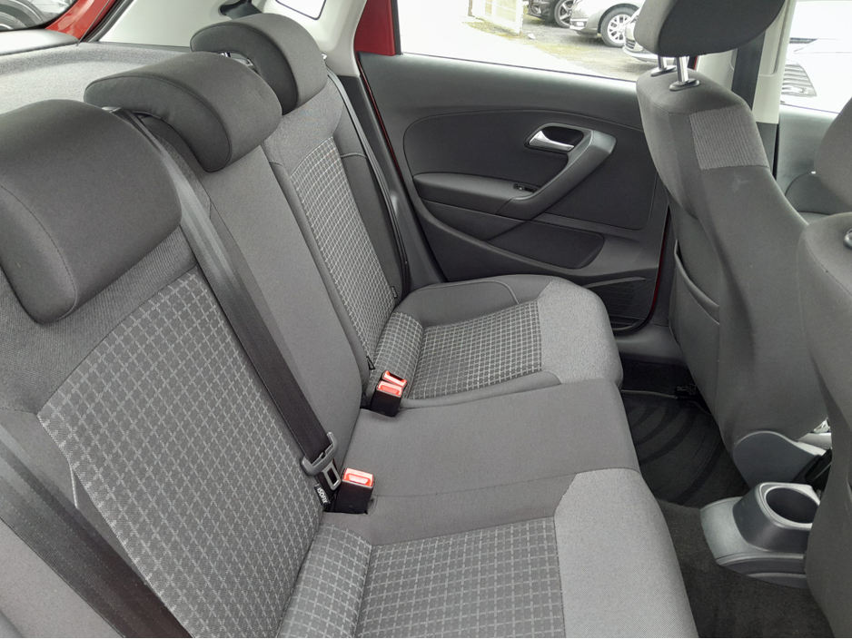 2016 Volkswagen Polo - image 15