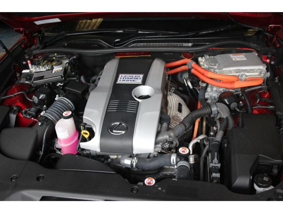 2016 Lexus RC 300 h - image 34