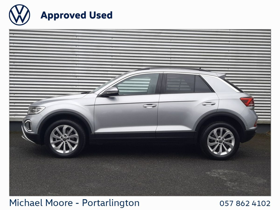 2025 Volkswagen T-Roc - image 6