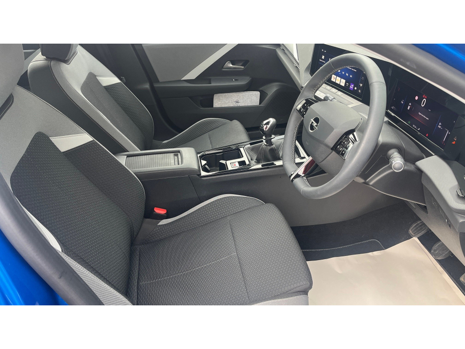 2025 Opel Astra 5 DR HATCH SC 1.2I 110PS PETROL €27,950