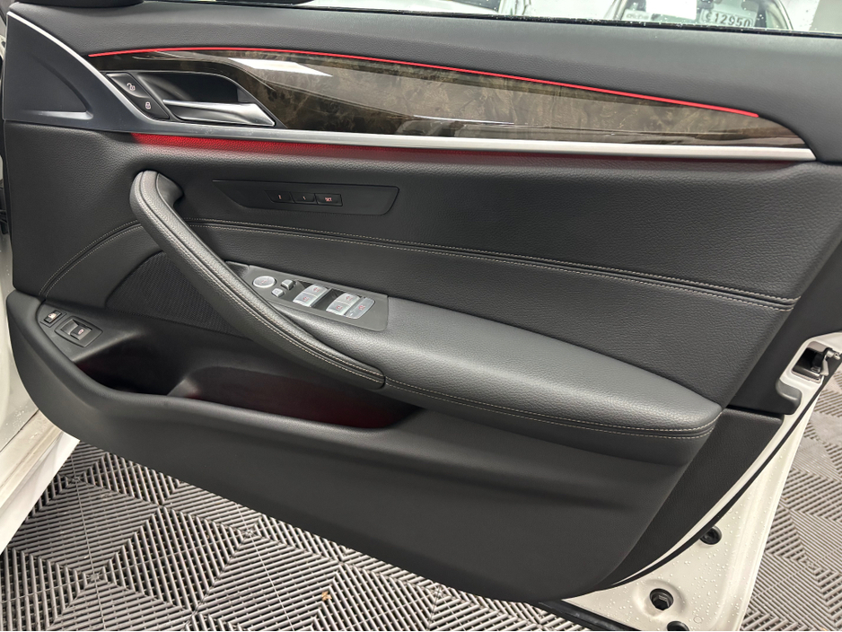 2019 BMW 5 Series *BMW 530E* *LOW MILEAGE* *AUTOMATIC* *HEATED LEATHER ELECTRIC SEATS* *REVERSE CAMERA* *FINANCE AVAILABLE* *TRADE INS WELCOME* €28,950