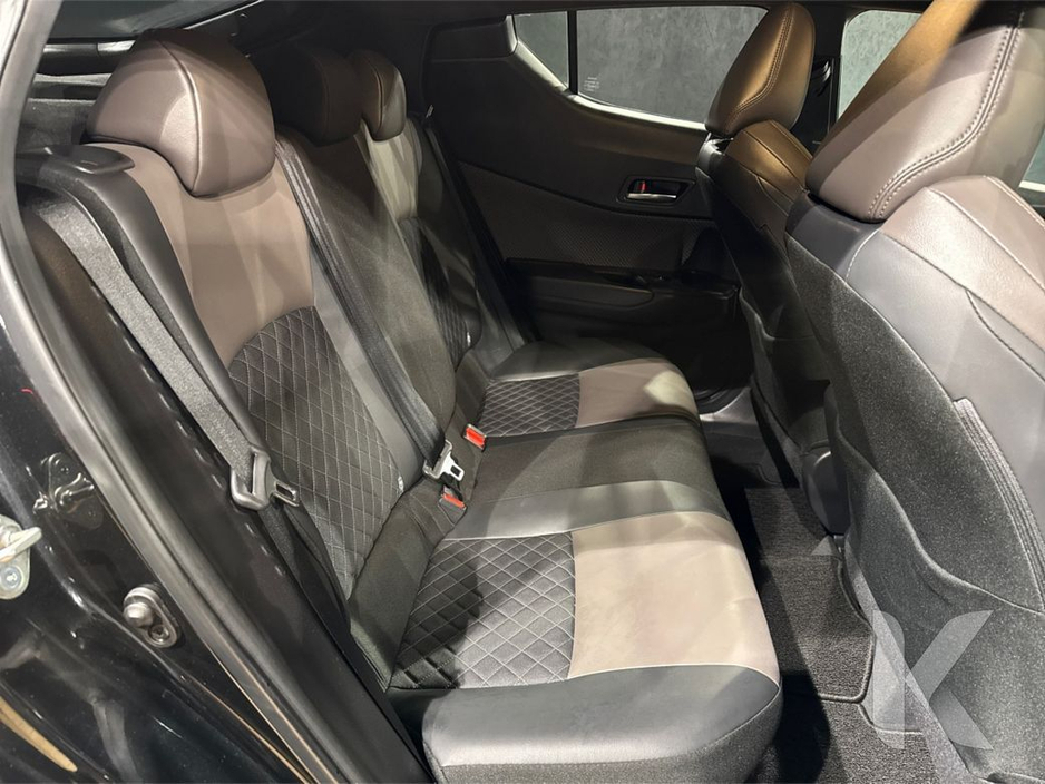 2020 Toyota C-HR 1.8 HYBRID AUTOMATIC - G PACKAGE - BROWN HALF LEATHER - FACTORY ALLOYS - CRUISE CONTROL - REVERSE CAMERA €22,950