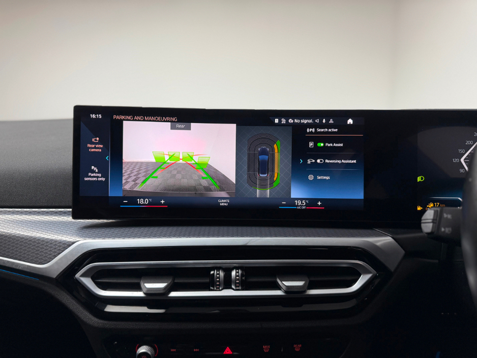 2024 BMW 3 Series - image 18