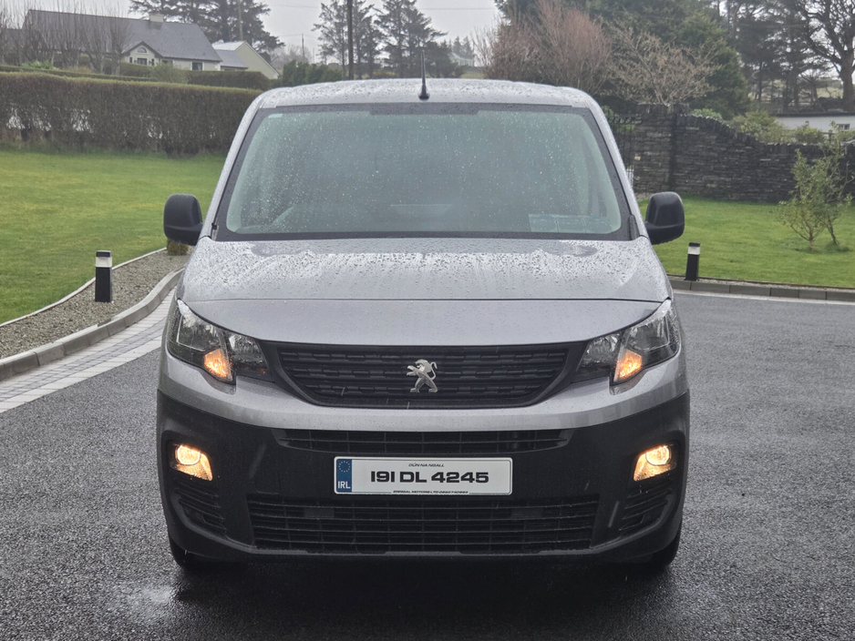 2019 Peugeot Partner - image 3