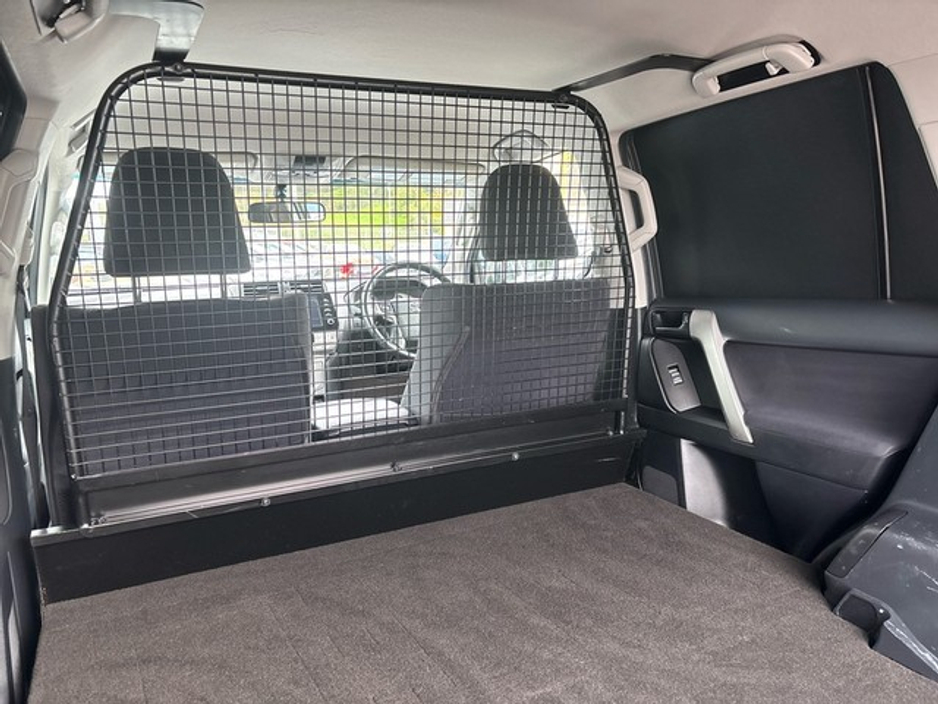 2024 Toyota Landcruiser - image 7