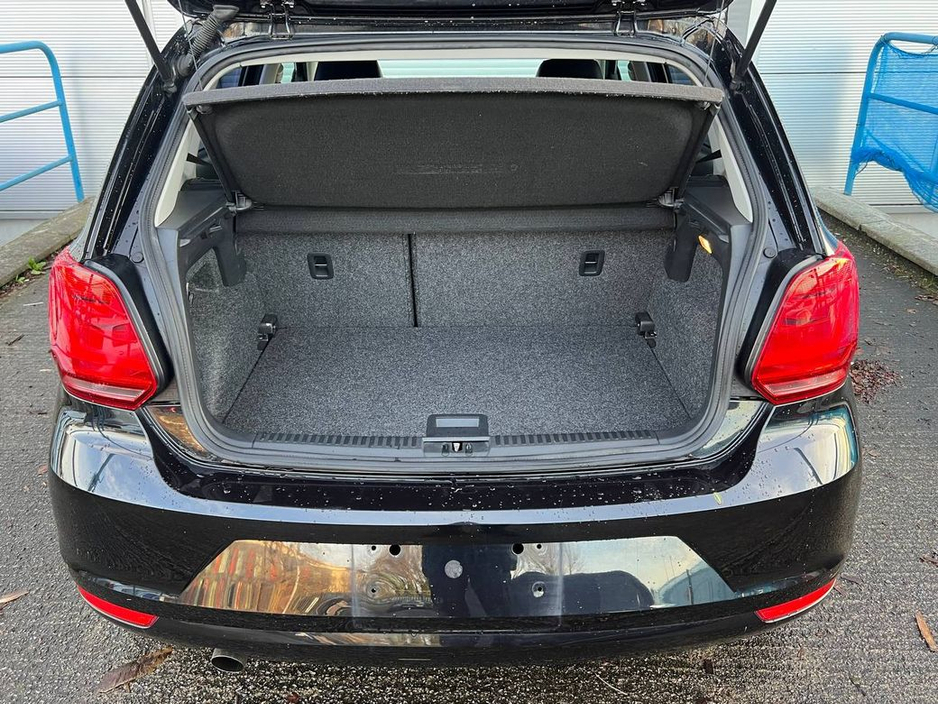 2017 Volkswagen Polo HIGHLINE R-LINE PACK 1.2 TSI // HEATED SEATS // REVERSE CAMERA // ADAPTIVE CRUISE CONTROL €14,900