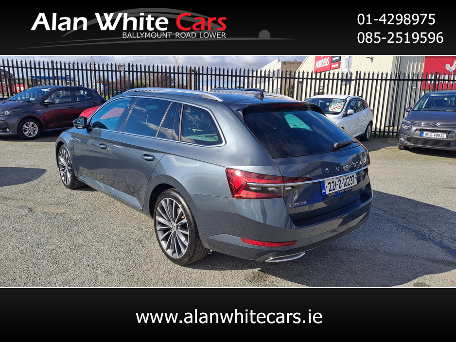 2022 Skoda Superb - image 6