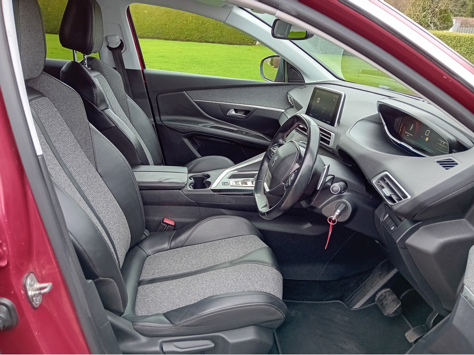 2018 Peugeot 3008 - image 6