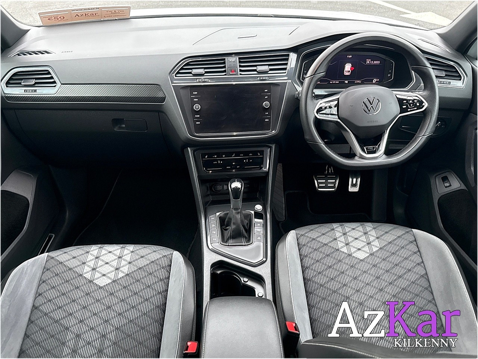 2023 Volkswagen Tiguan - image 16