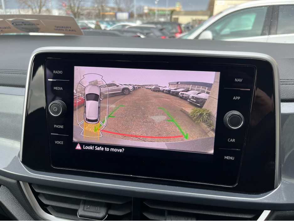 2024 Volkswagen T-Roc - image 22