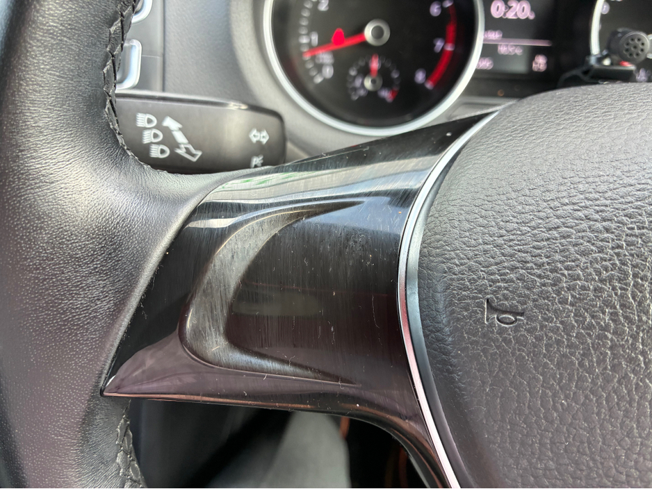 2014 Volkswagen Polo - image 14