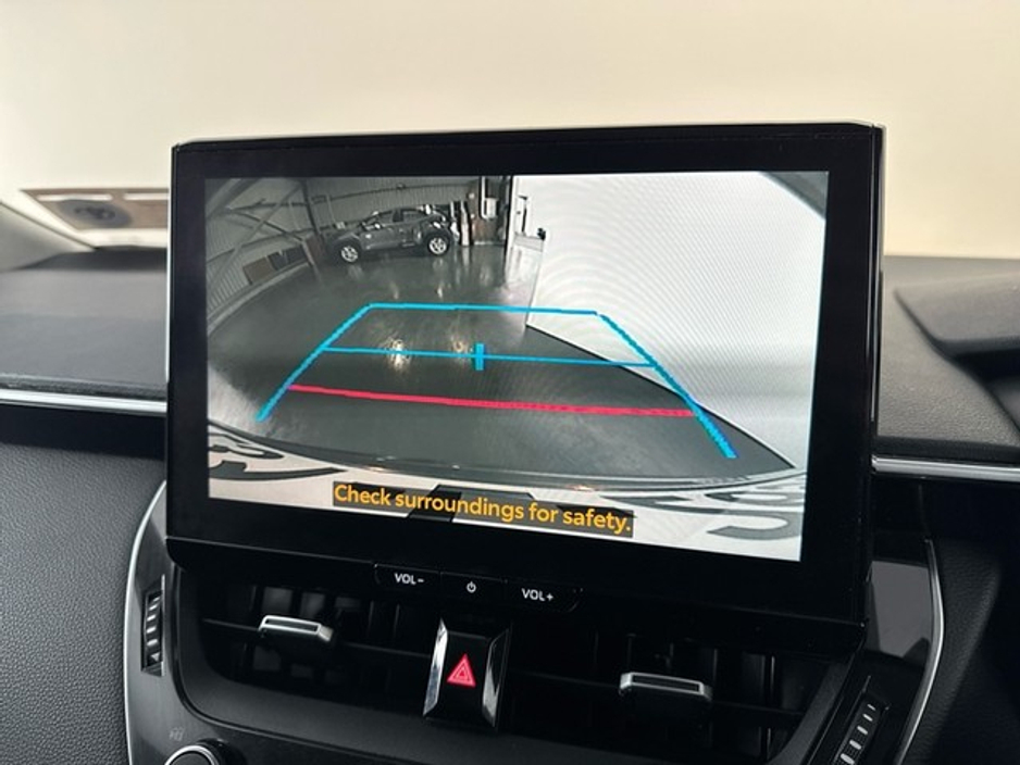 2023 Toyota Corolla - image 12