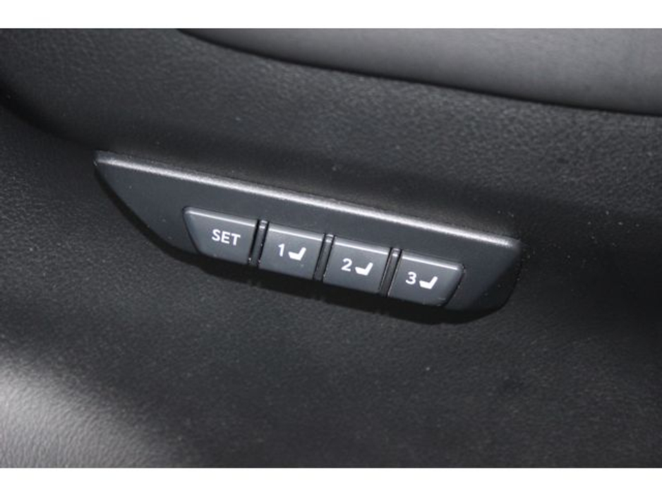 2017 Lexus NX 300 h F-Sport Panoramic Glass Roof - Mark Levinson Sound - Auto Seats €29,950