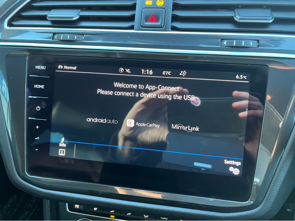 2020 Volkswagen Tiguan R-LINE 4MOTION AUTOMATIC 2.0 DIESEL //LOW MILES//MASSIVE SPEC//FULL LEATHER//DYNAUDIO SOUND SYSTEM//360 PARKING CAMERAS//HEAD UP DISPLAY// €34,950