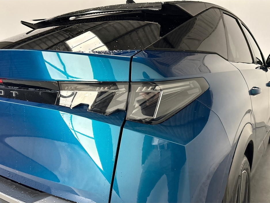 2025 Peugeot 3008 - image 10