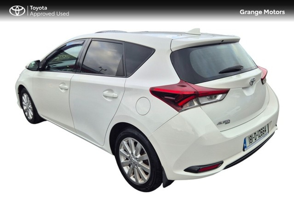 2018 Toyota Auris Van - image 15