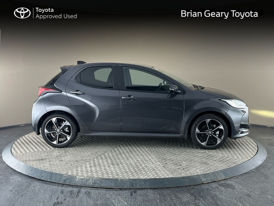 2026 Toyota Yaris - image 3