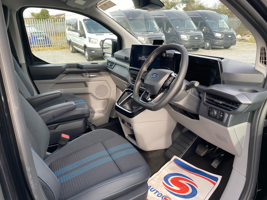 2026 Ford Transit Custom - image 8