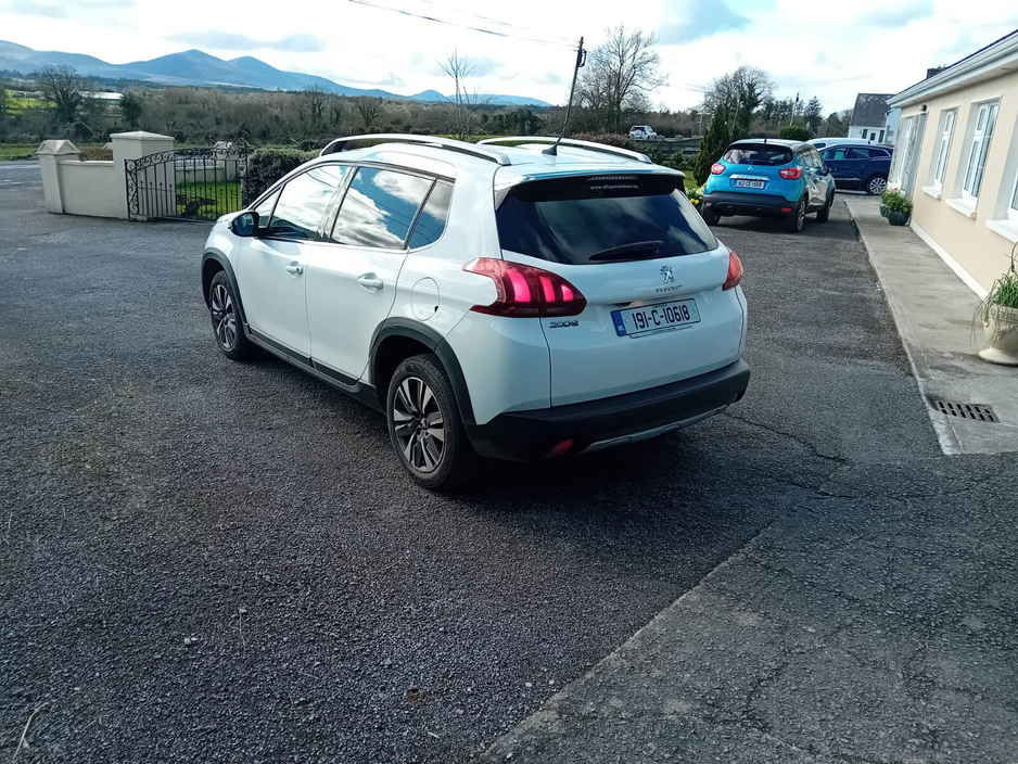 2019 Peugeot 2008 - image 5