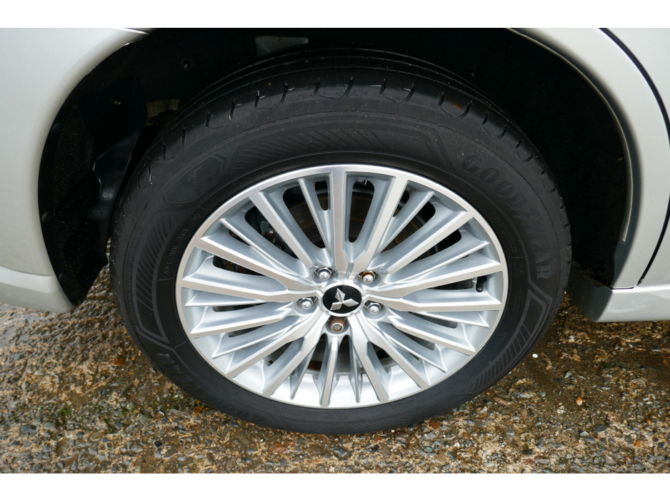 2020 Mitsubishi Outlander 2.4 DYNAMICS PHEV 221 €23,500