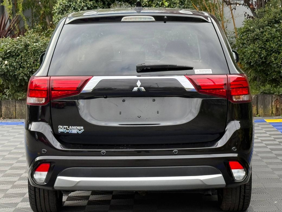 2018 Mitsubishi Outlander - image 17