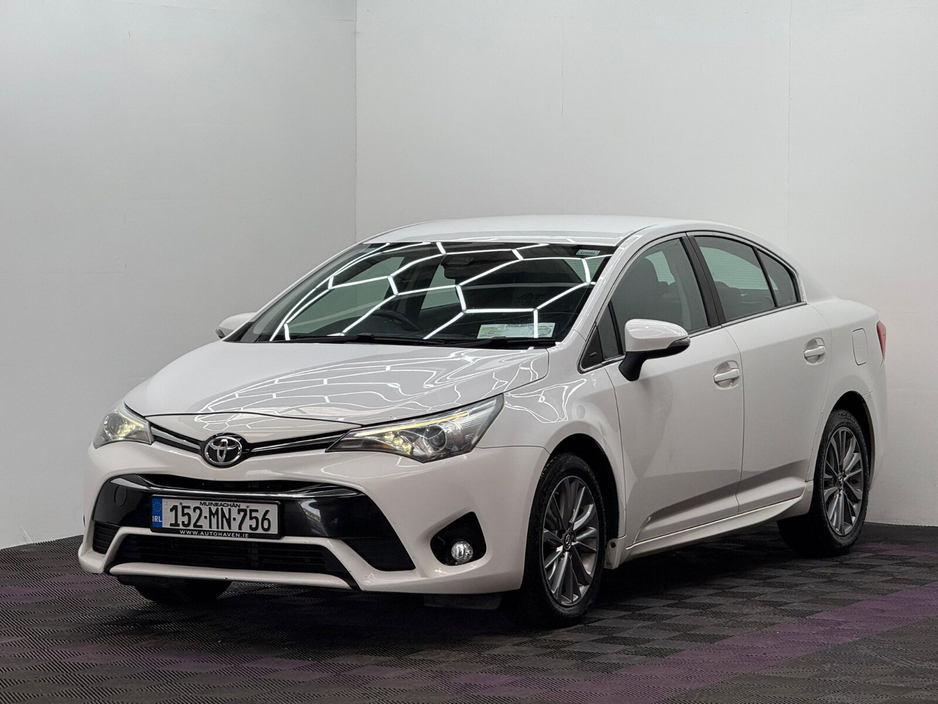 2015 Toyota Avensis - image 3