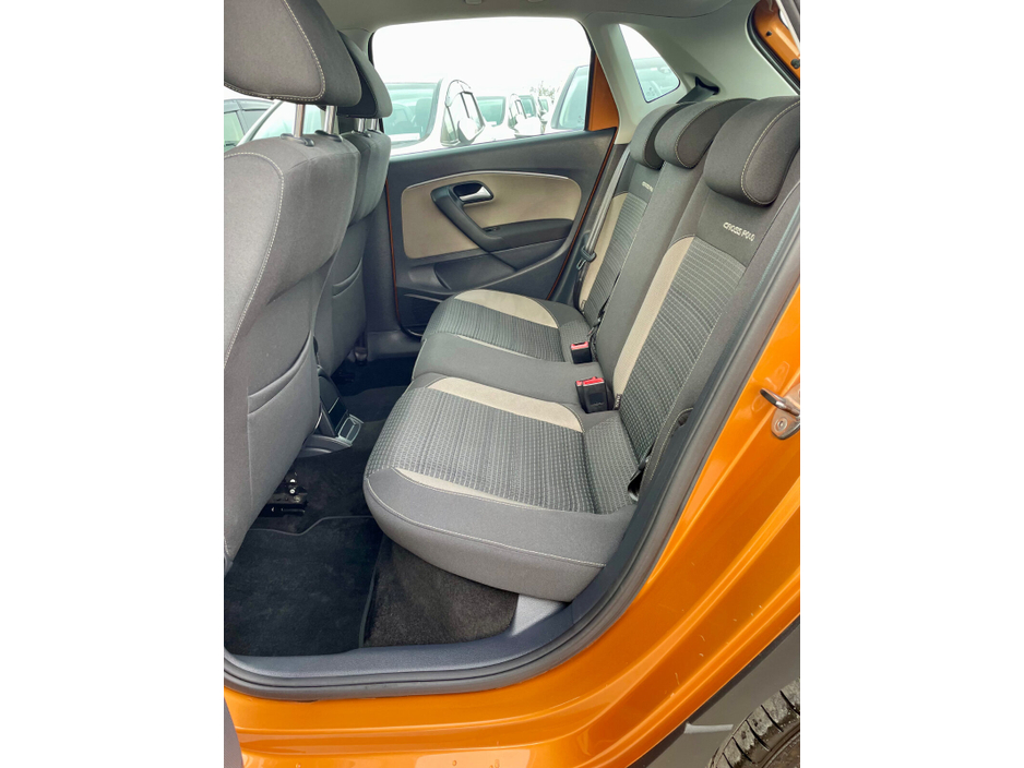 2015 Volkswagen Polo - image 21