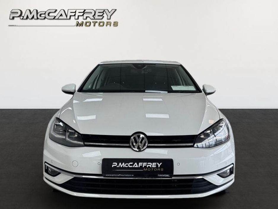 2019 Volkswagen Golf - image 2