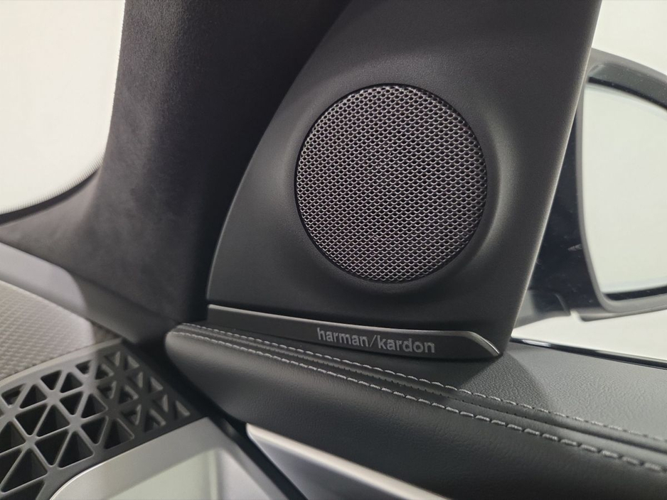 2026 BMW XM - image 24