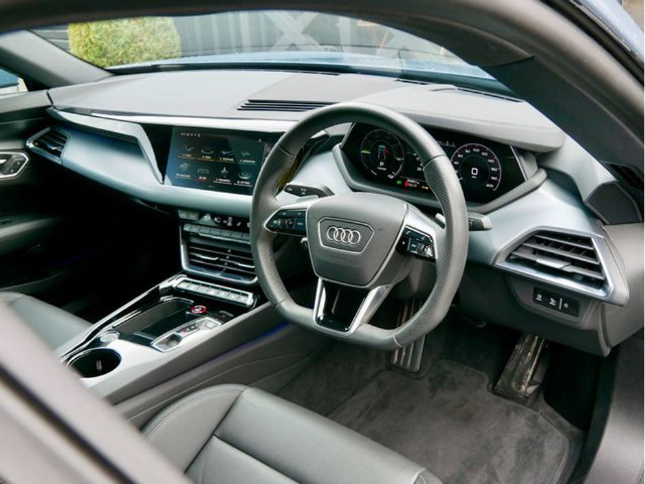 2024 Audi e-tron GT quattro - image 16