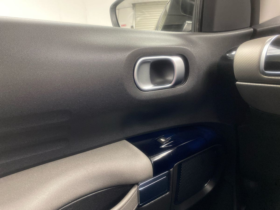 2020 Citroen C4 Cactus - image 11