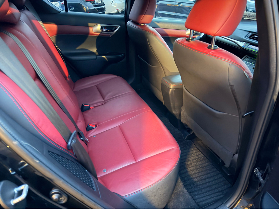 2016 Lexus CT 200 h - image 25