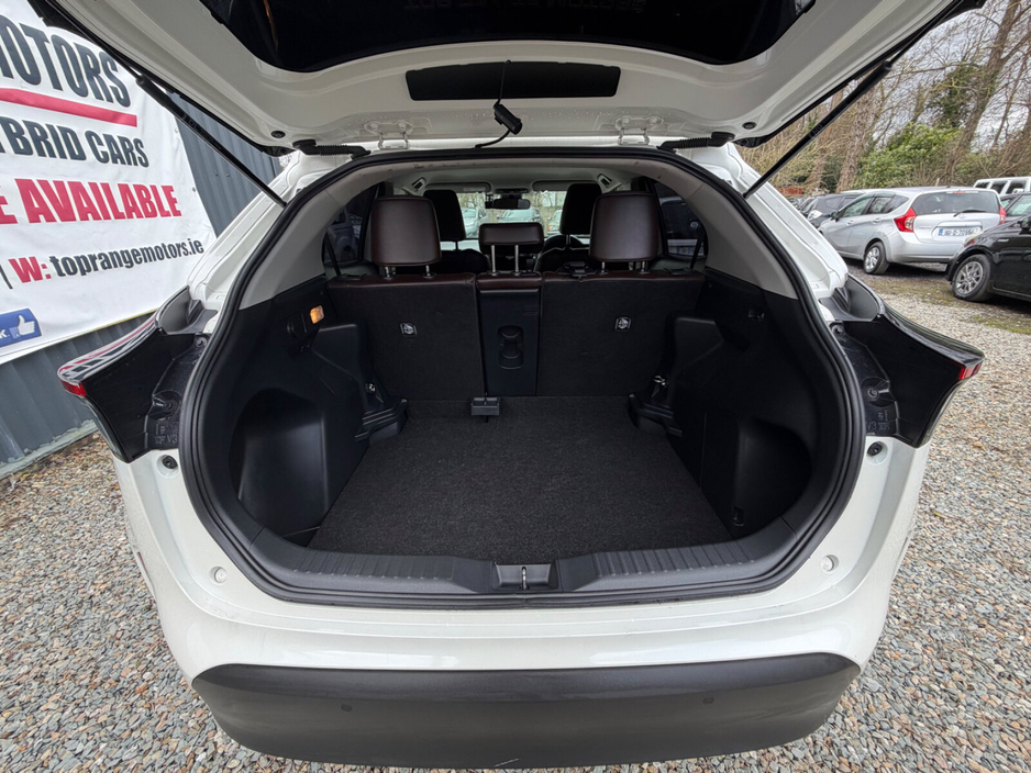 2022 Toyota Yaris Cross - image 11