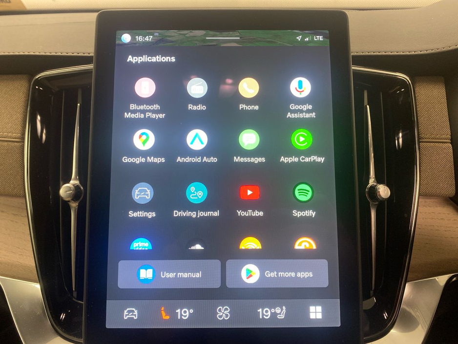 2025 Volvo XC90 - image 23