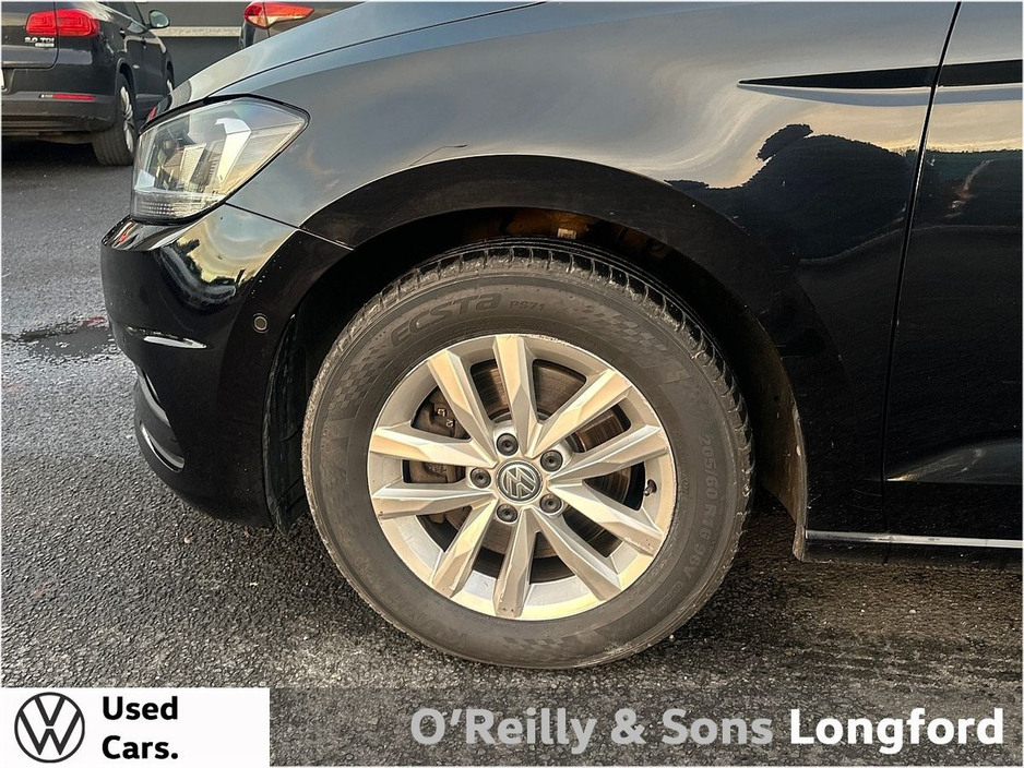 2016 Volkswagen Touran - image 5