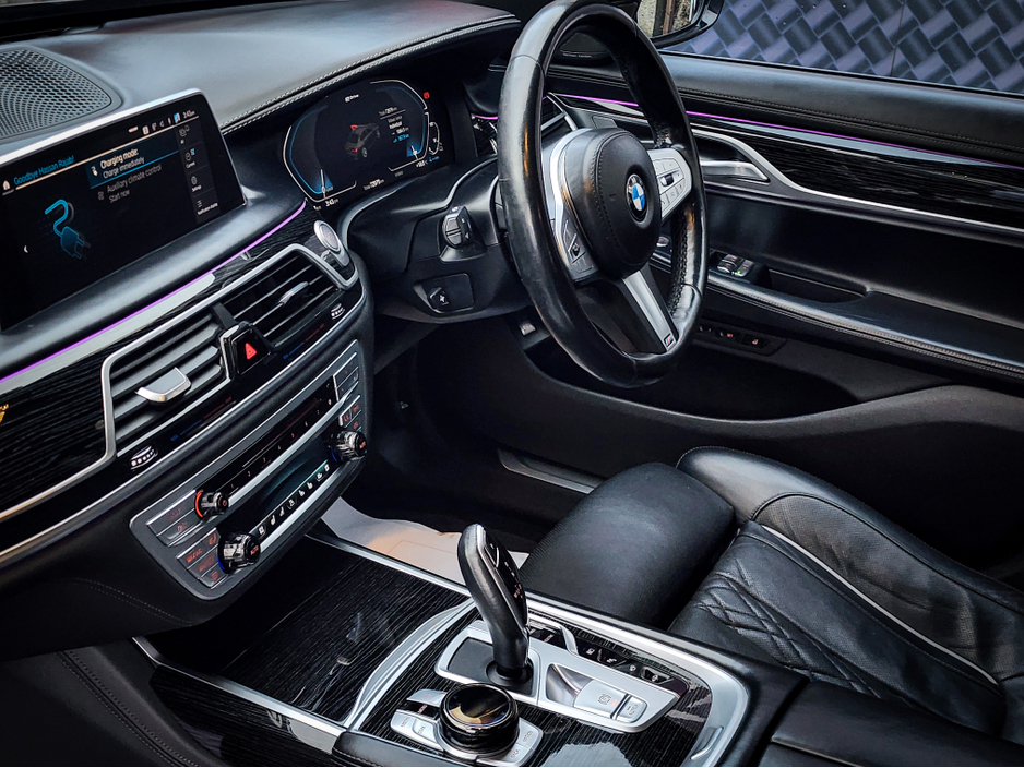2021 BMW 7 Series M745e plug-in hybrid €49,950