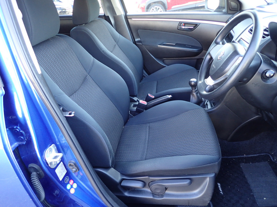 2016 Suzuki Swift - image 5