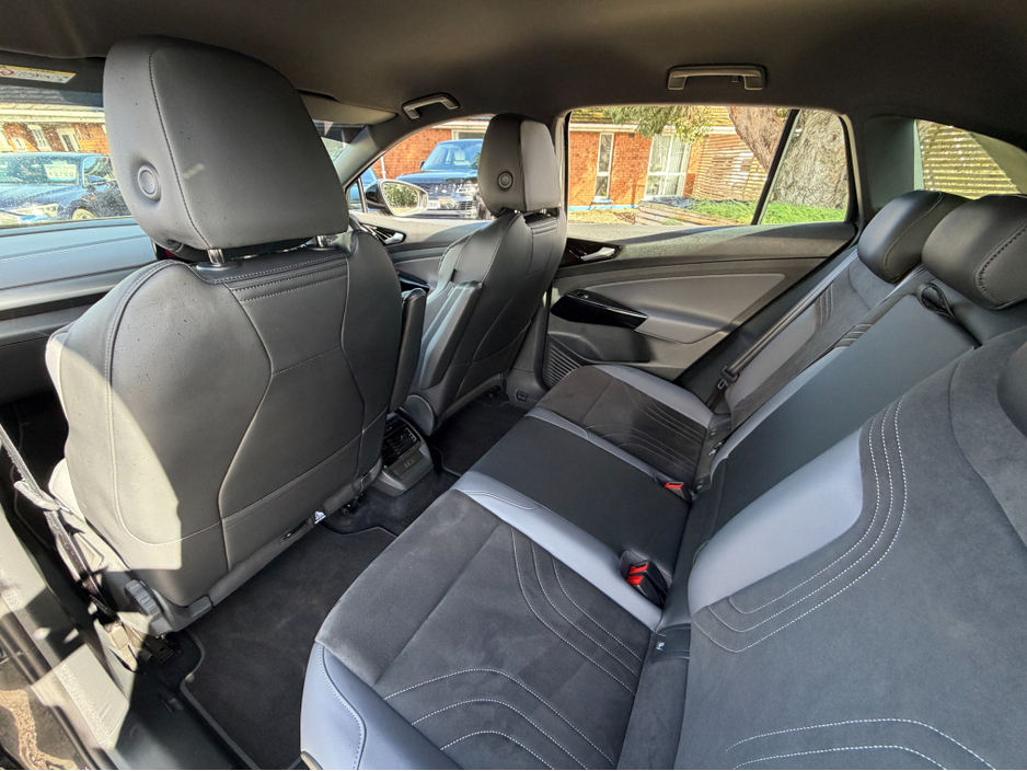2023 Volkswagen ID.4 - image 24