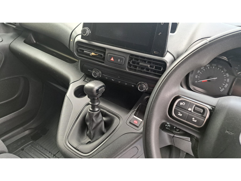 2022 Toyota Proace PR 1.5 GX SWB  **3 SEATER VAN** €16,950